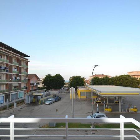 Onda Chiara B&B Porto SantʼElpidio Exterior foto